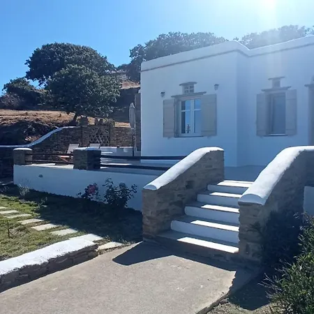 Rustic House Tinos בית נופש