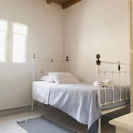 Rustic House Tinos בית נופש
